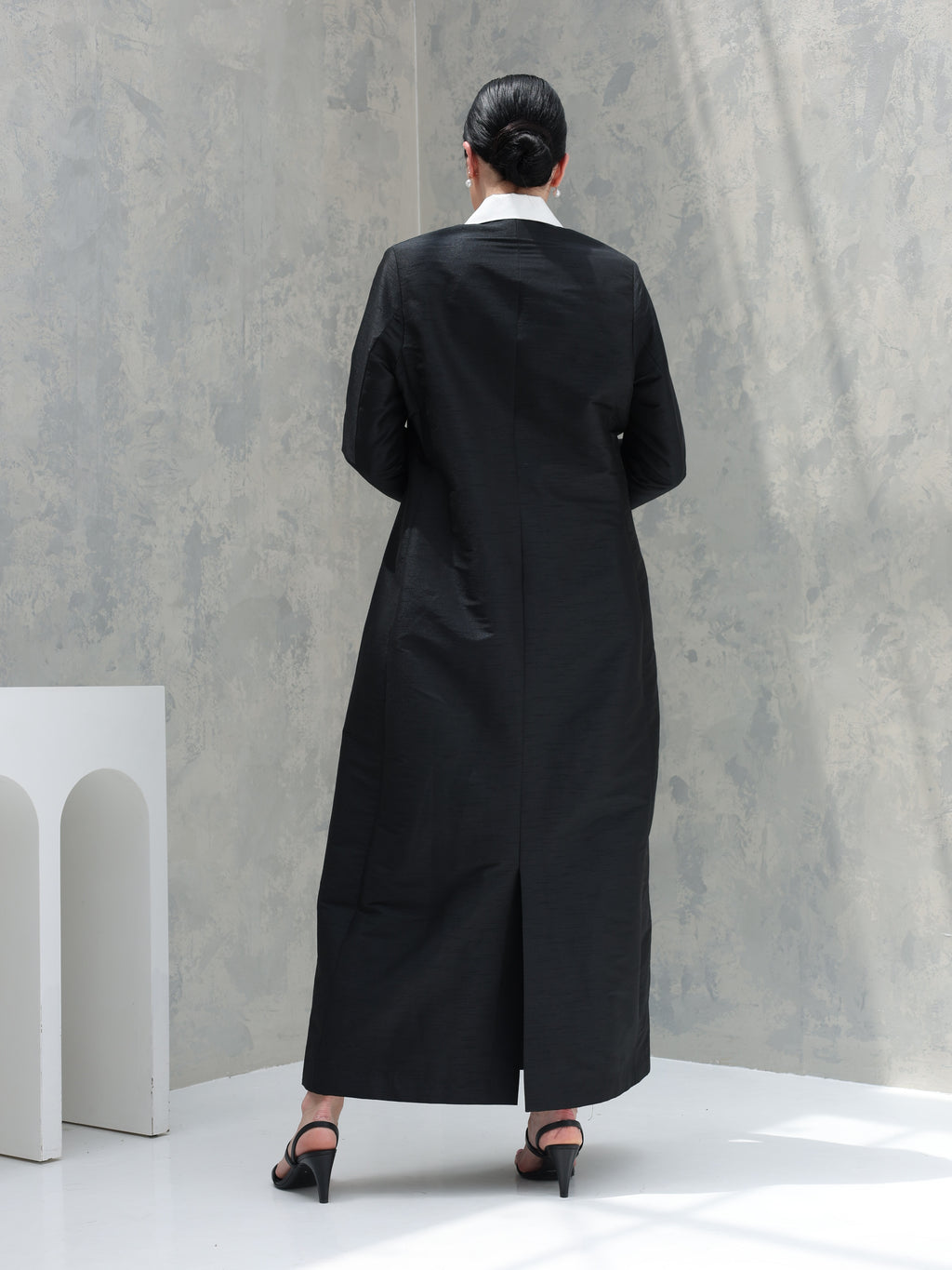 Everyday Collection Abaya — Black with White Collar